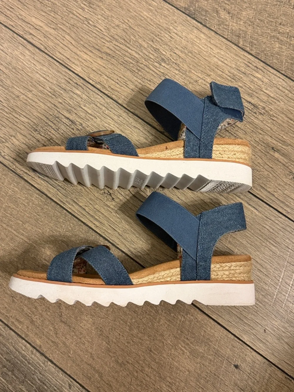 Bobs from Sketchers Memory Foam Denim Blue Crisscross Buckle Sandals - Picture 4 of 10